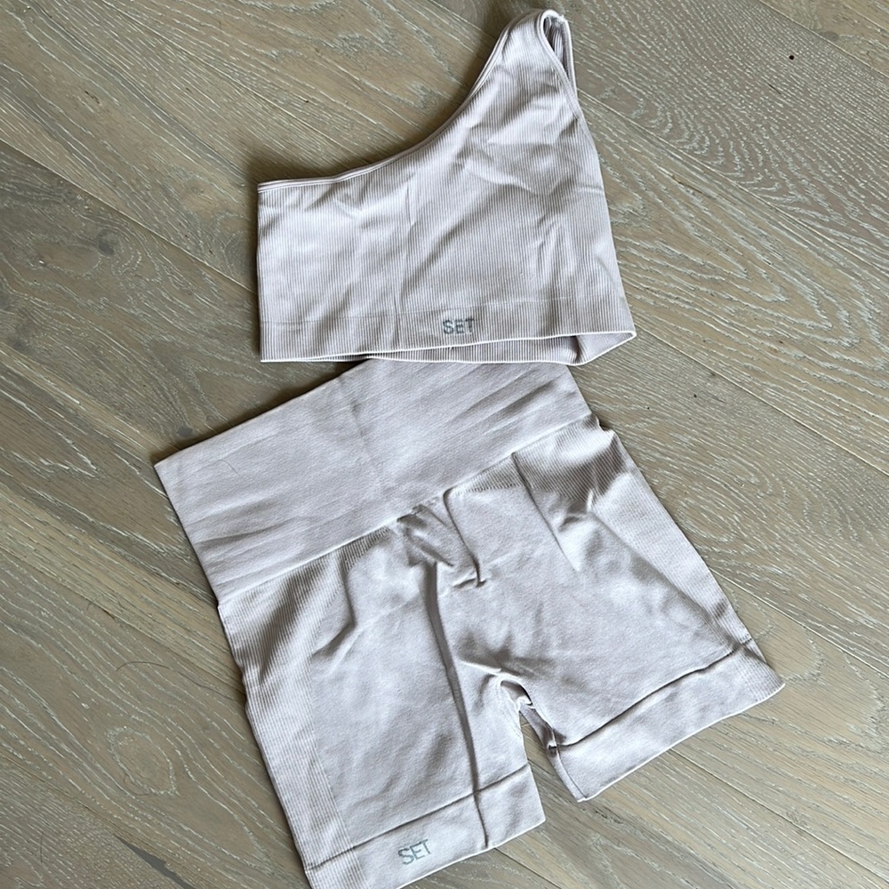 SET ACTIVE - Light lavender set